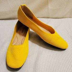 Venus Celia SIZE 9.5 Women's Yellow flats spring summer ballerina knit shoe